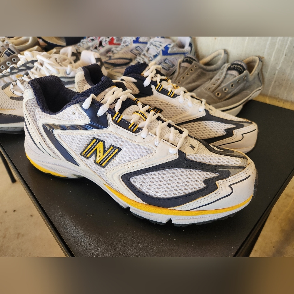 New Balance men's 10.5 B